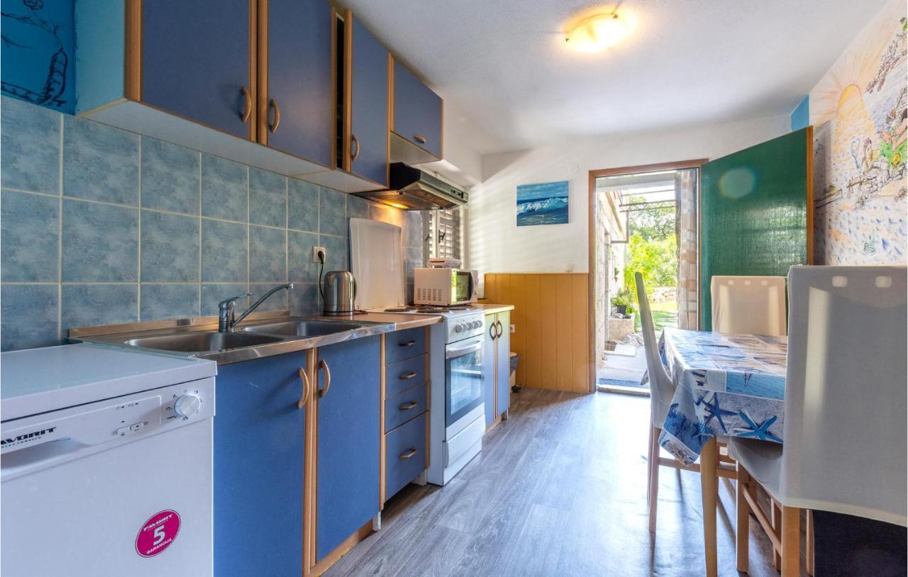 Lovely Apartment In Omis With Kitchen Exteriér fotografie