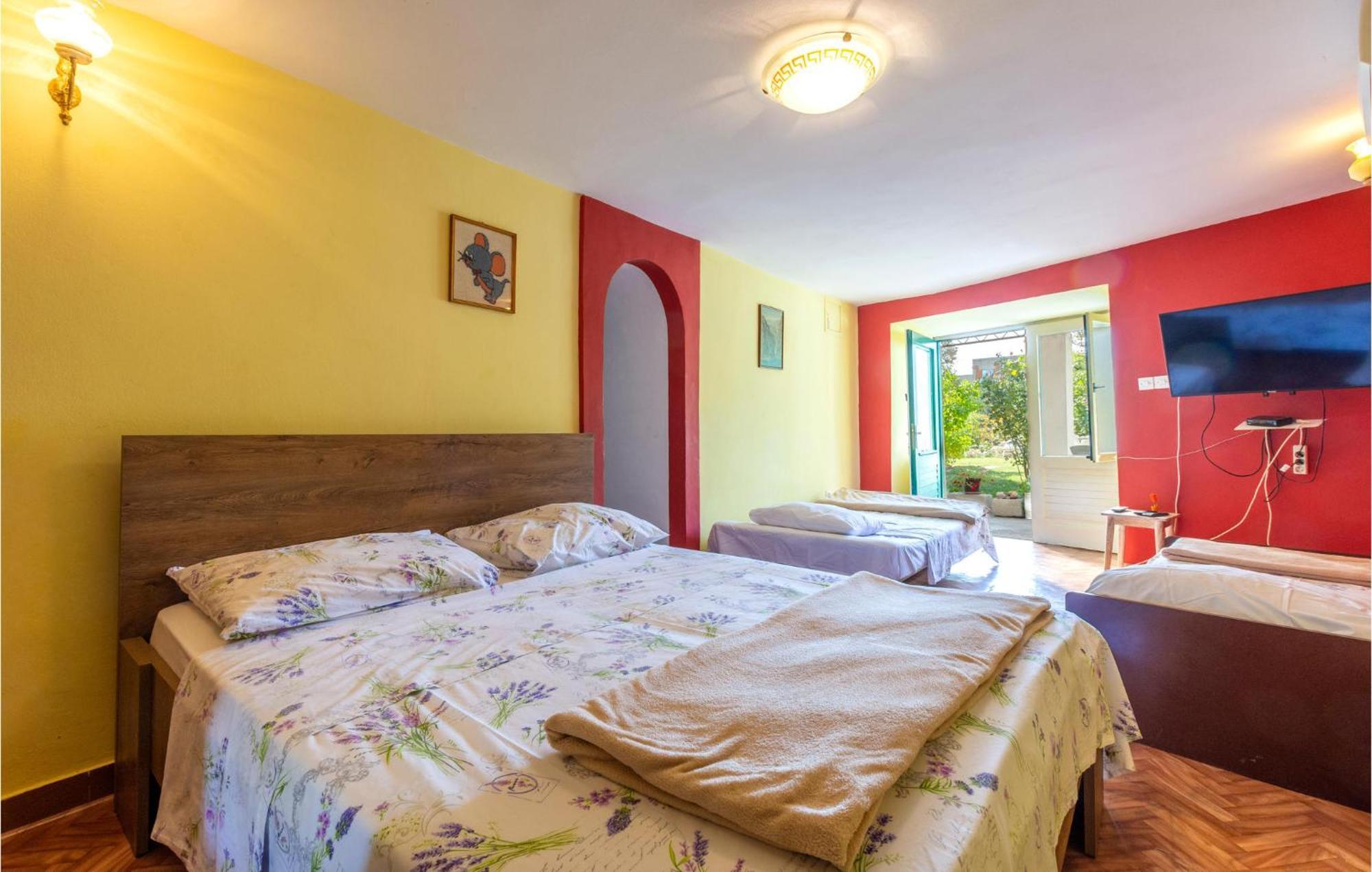 Lovely Apartment In Omis With Kitchen Exteriér fotografie