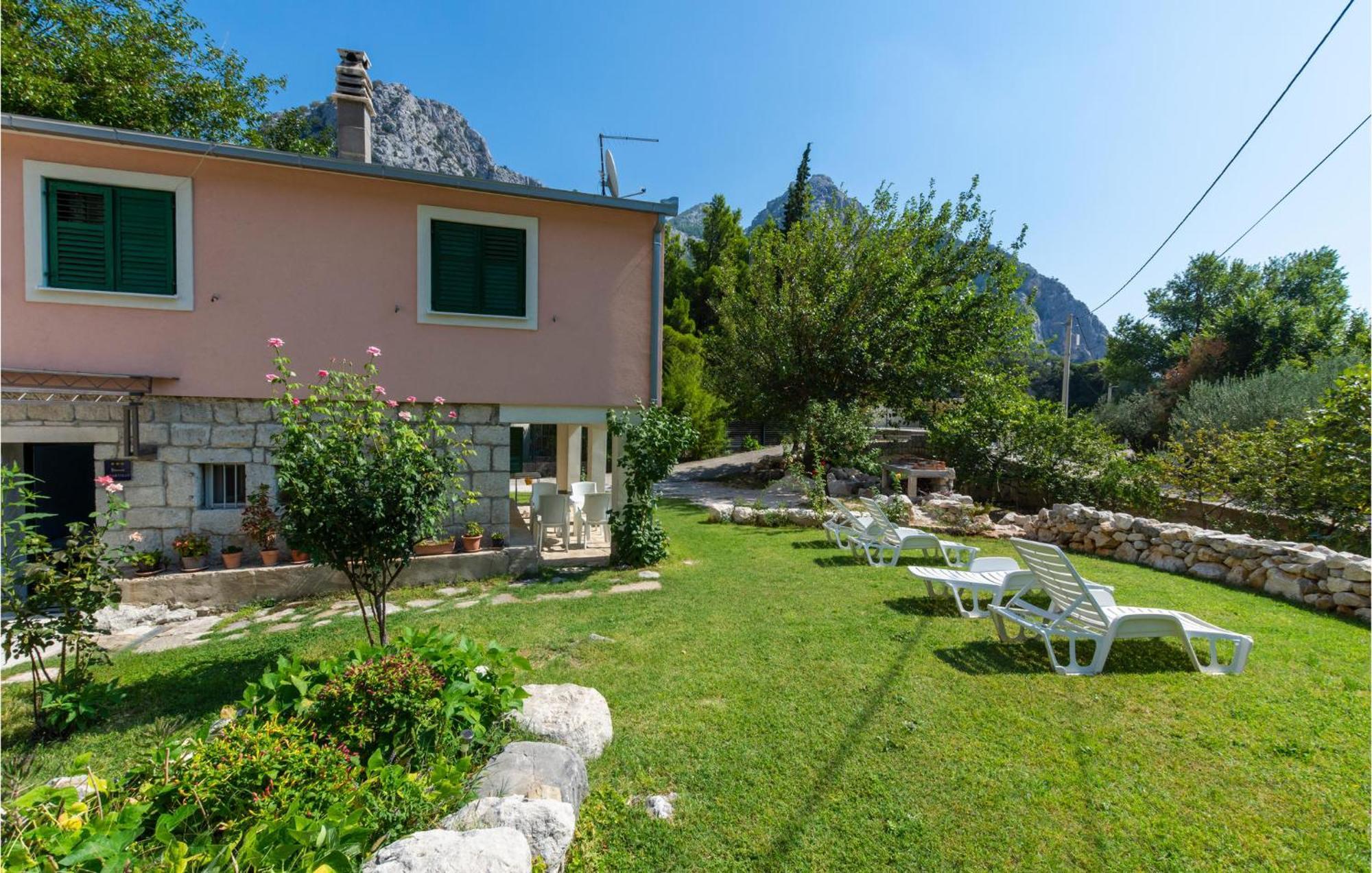 Lovely Apartment In Omis With Kitchen Exteriér fotografie