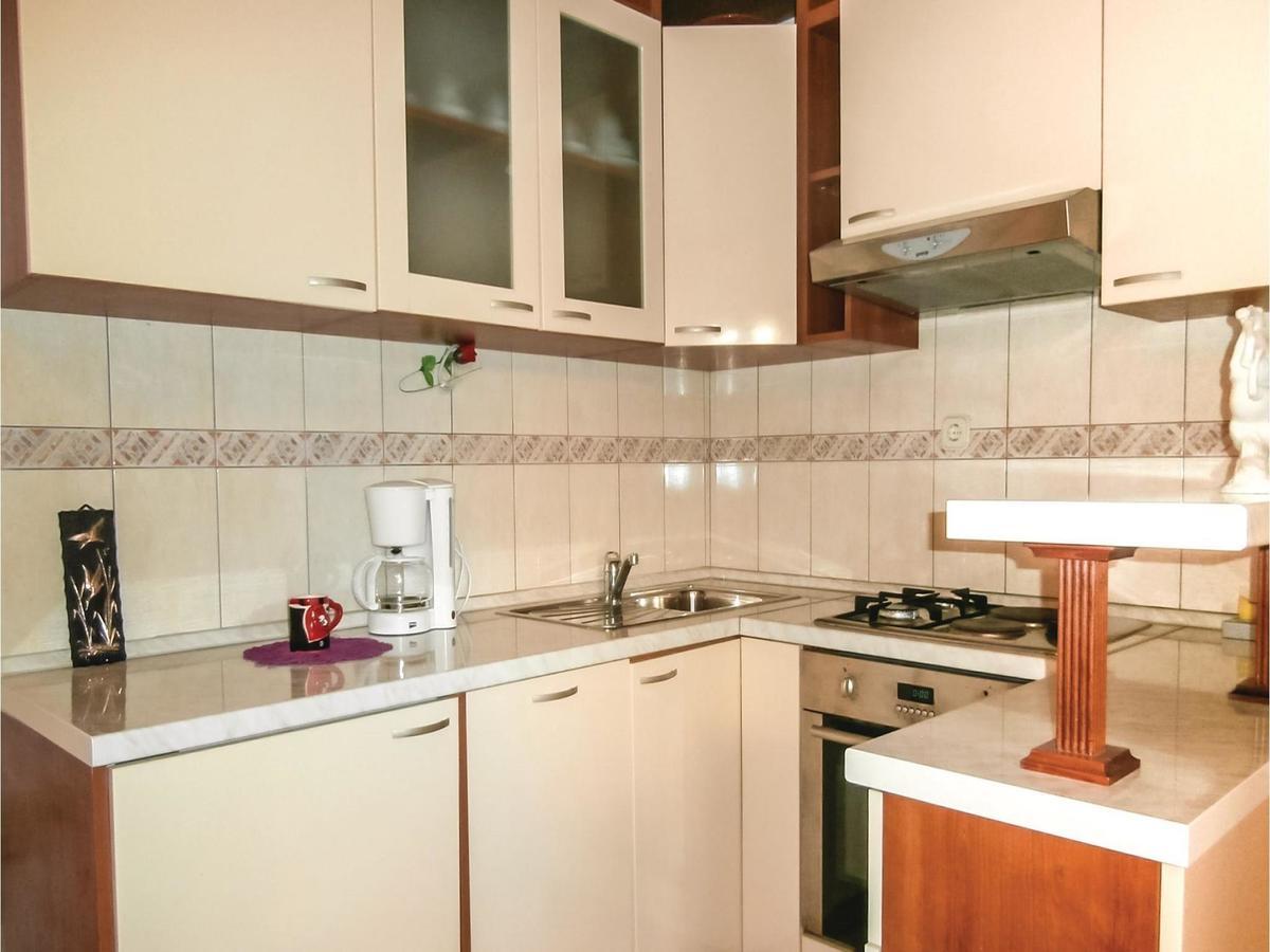 Lovely Apartment In Omis With Kitchen Exteriér fotografie